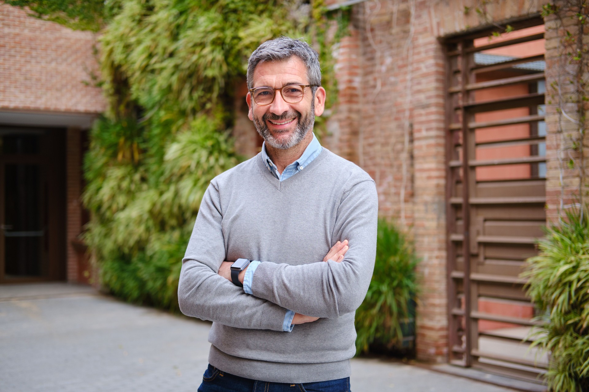 - Luis Martínez